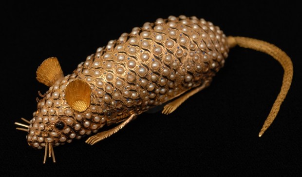 Gold and pearl mechanical mouse